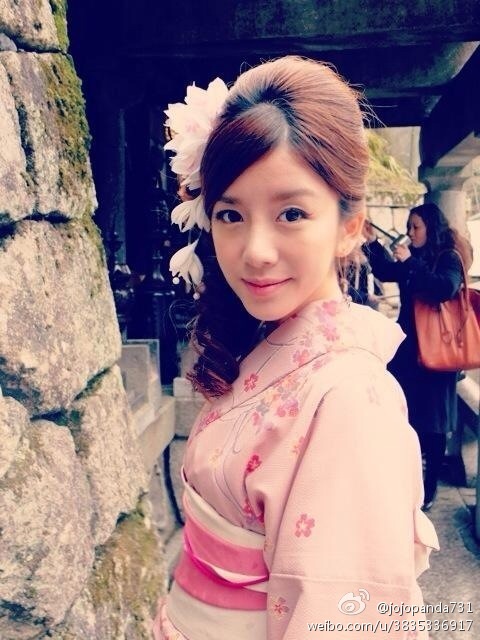 四川最美女教師走紅:聽(tīng)課人數(shù)太多 被迫換教室 四川最美女教師走紅:聽(tīng)課人數(shù)太多 被迫換教室